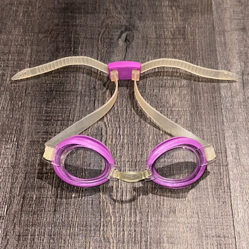 💞 Purple and Clear Speedo Swim Goggles